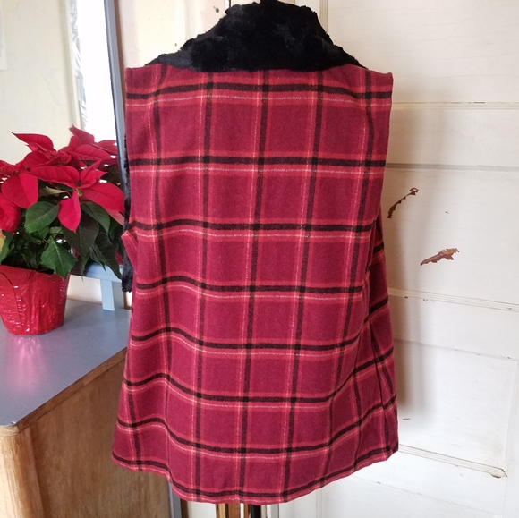 J Roberts Red Plaid Wool Blend & Faux Fur Shrug - Picture 4 of 6